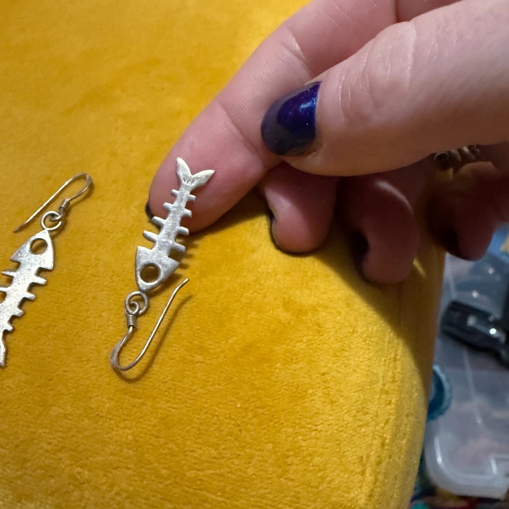 🐟STERLING fishbone earrings🐟 - Picture 3 of 3